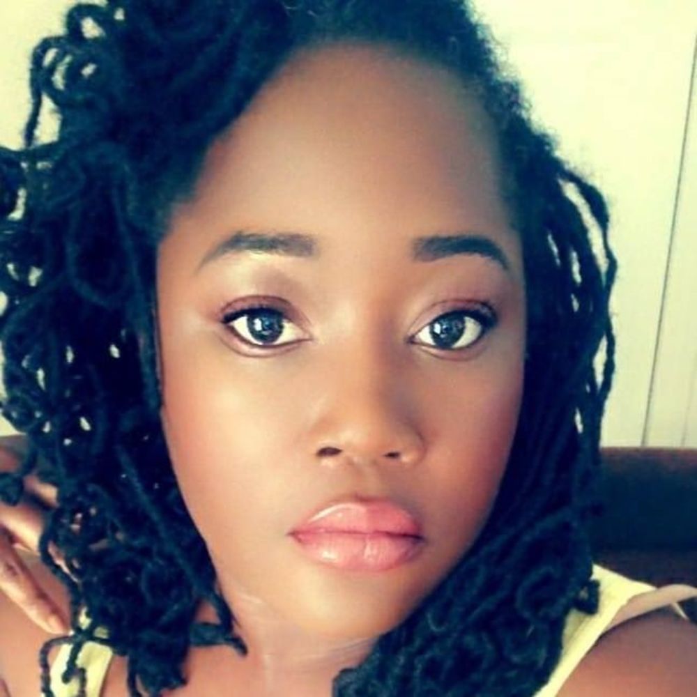 Meet your Posher, Denitra